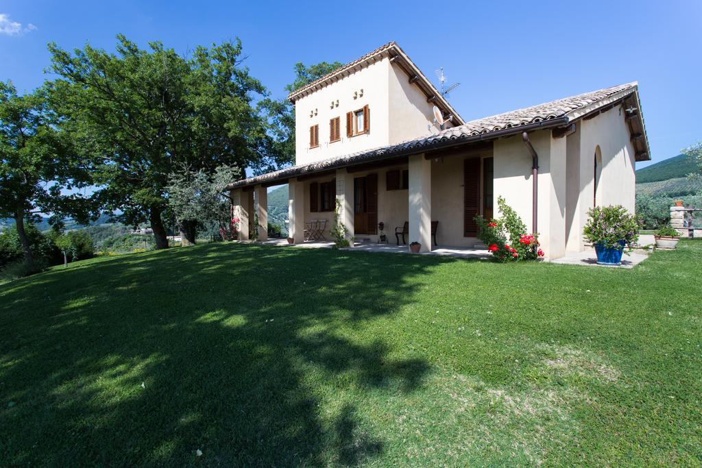 Agriturismo Le Vigne Foligno Habitación foto